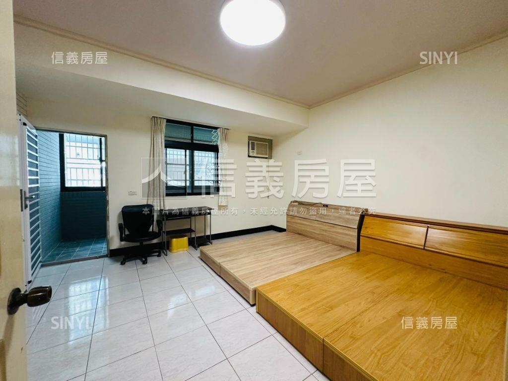 近鹽行重劃區國泰精美車墅房屋室內格局與周邊環境