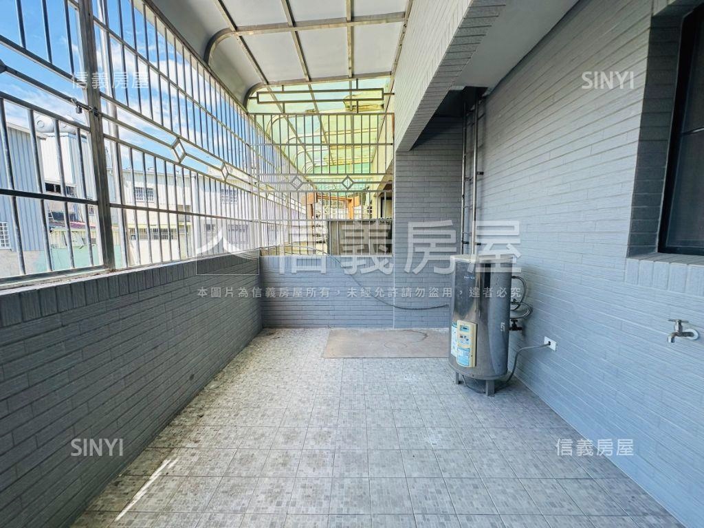 近鹽行重劃區國泰精美車墅房屋室內格局與周邊環境