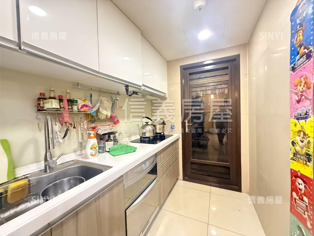 稀有雙衛浴開窗兩房車位房屋室內格局與周邊環境