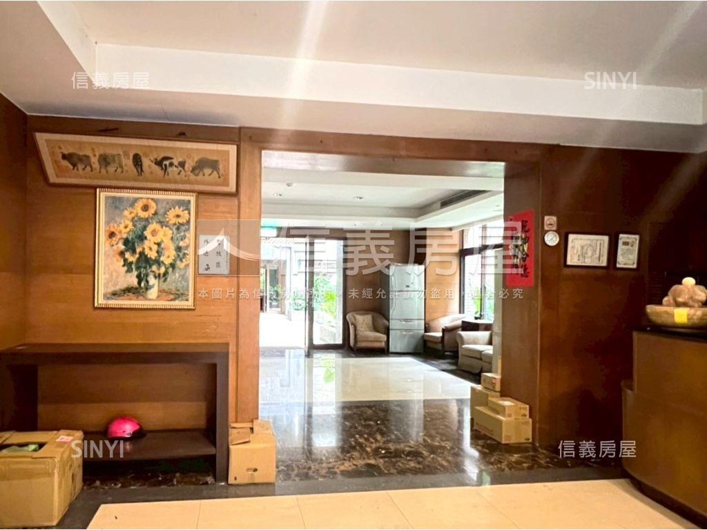 台北寧靜方正３房房屋室內格局與周邊環境