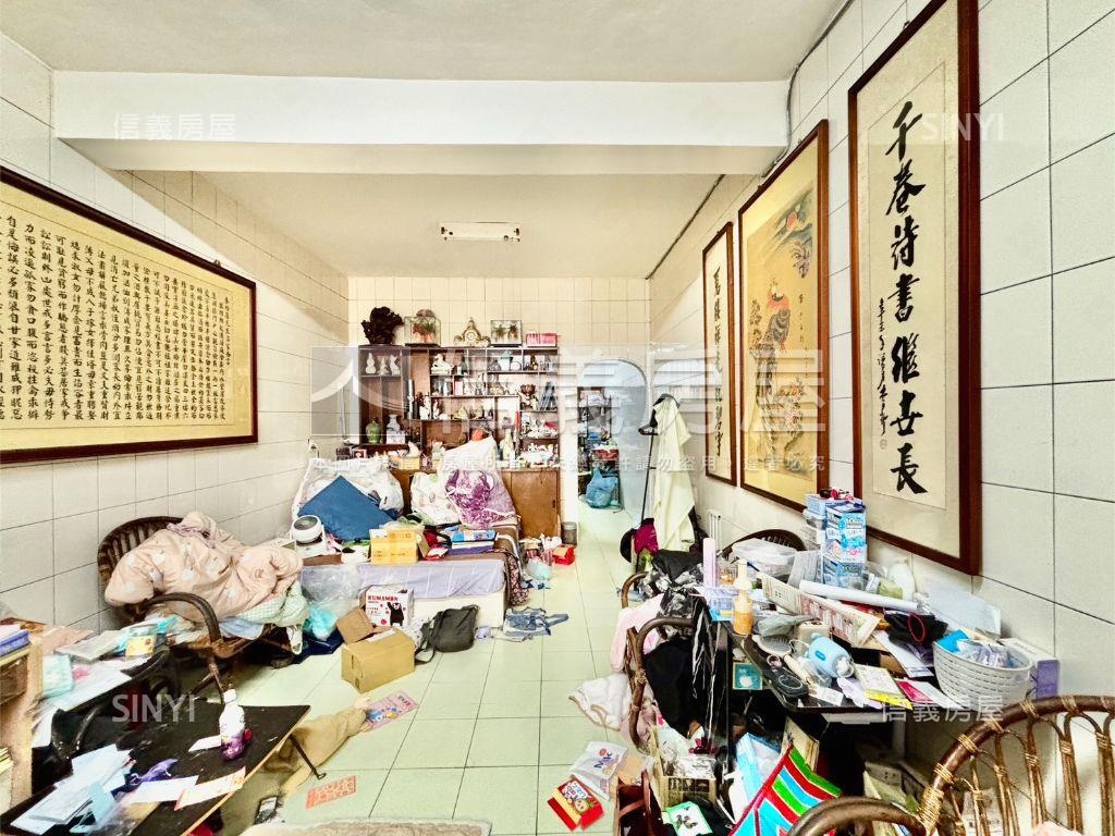 左營世運莒光美透天房屋室內格局與周邊環境