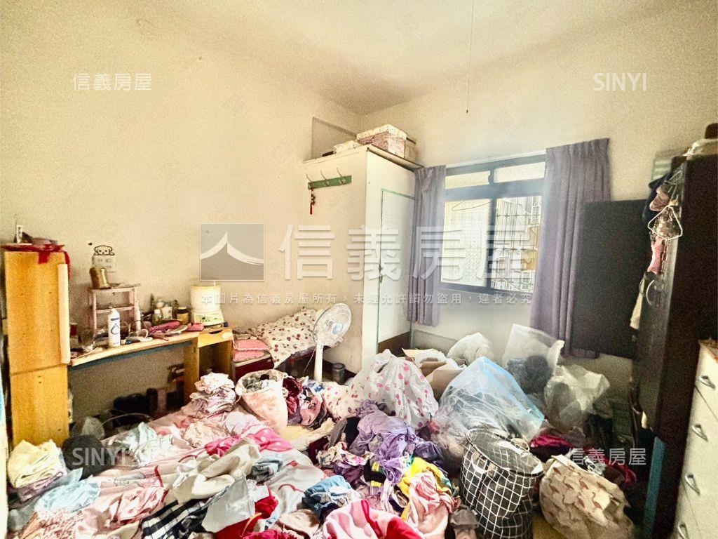 左營世運莒光美透天房屋室內格局與周邊環境