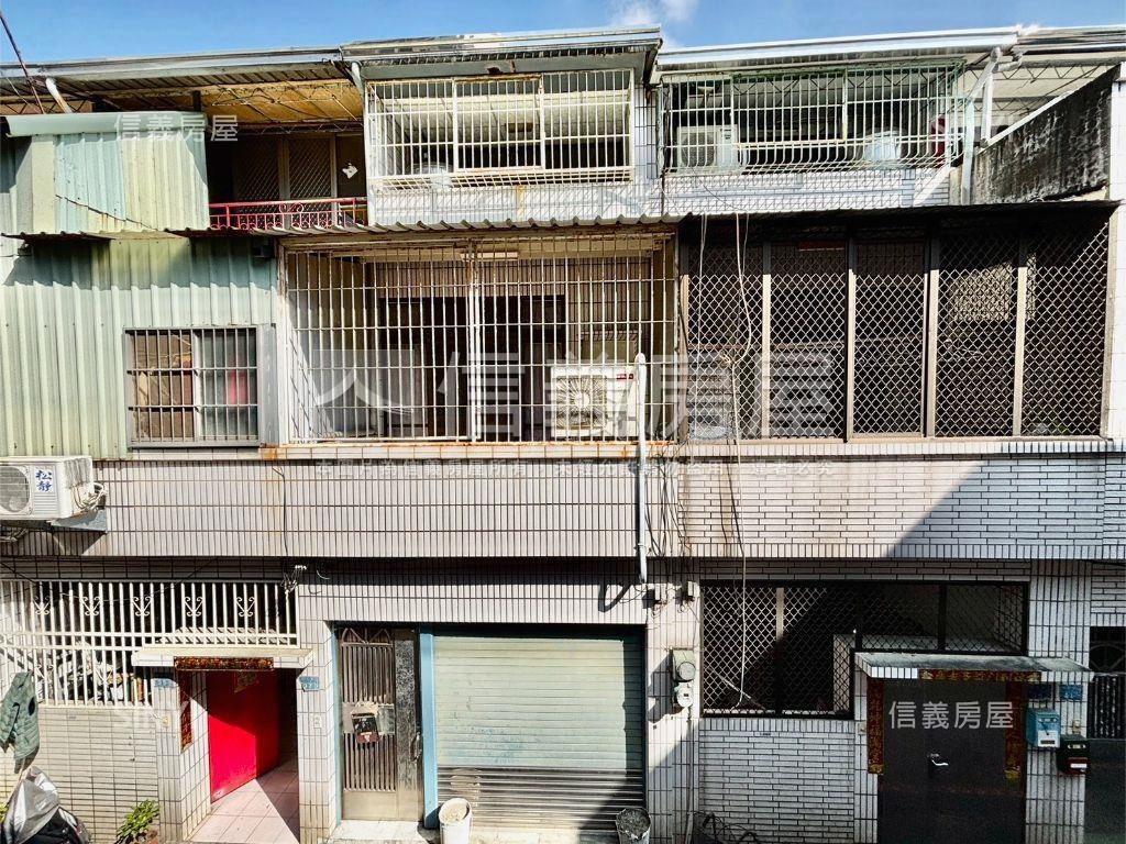 左營世運莒光美透天房屋室內格局與周邊環境