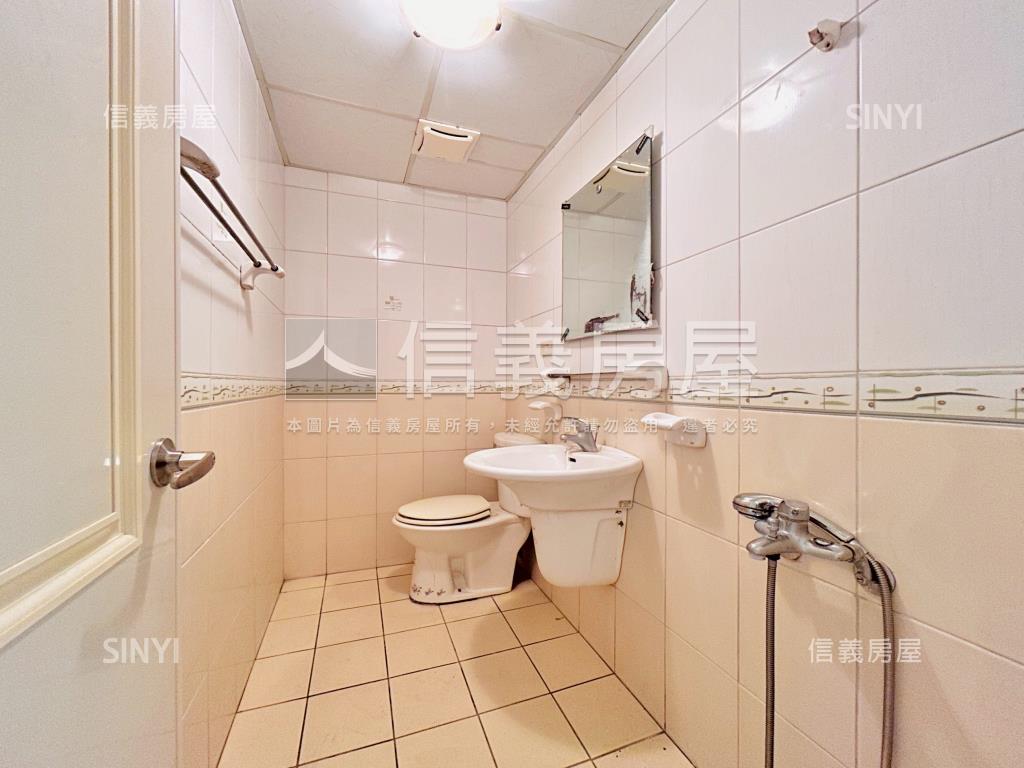 臻愛巴黎四房車位房屋室內格局與周邊環境