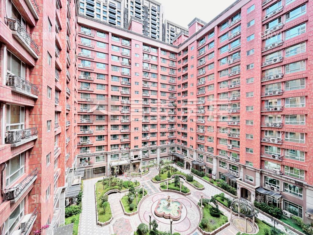 臻愛巴黎四房車位房屋室內格局與周邊環境