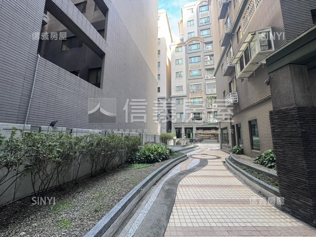 千萬內三房車位就看這間房屋室內格局與周邊環境