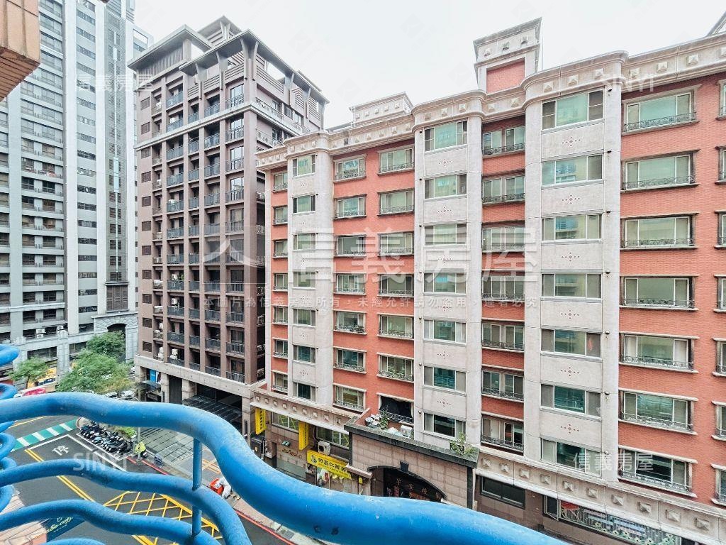 輕灑微光玲瓏小巧居房屋室內格局與周邊環境