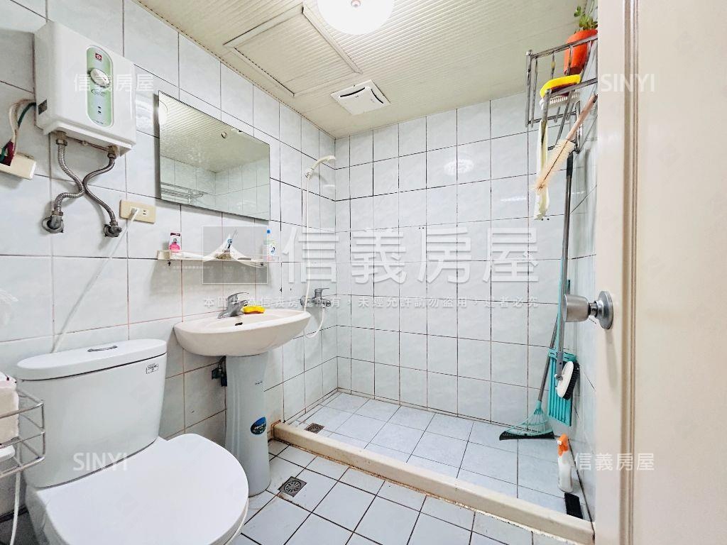 輕灑微光玲瓏小巧居房屋室內格局與周邊環境
