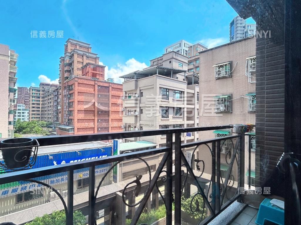 蘆洲耀金品大四房雙坡平車房屋室內格局與周邊環境