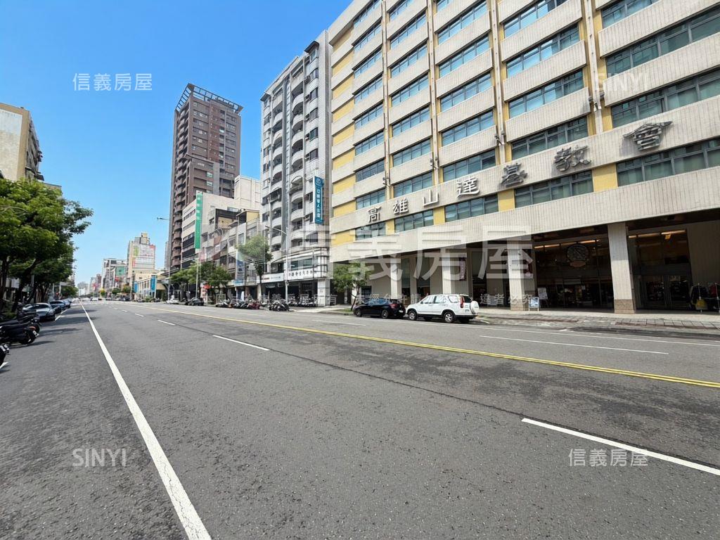 七賢正路輕屋齡大面寬店面房屋室內格局與周邊環境