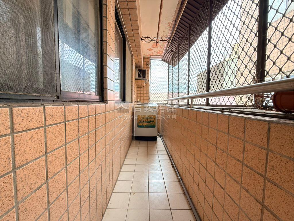 近食品路八大學區３房平車房屋室內格局與周邊環境