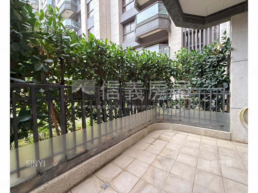 精美挑高庭院三房稀有釋出房屋室內格局與周邊環境