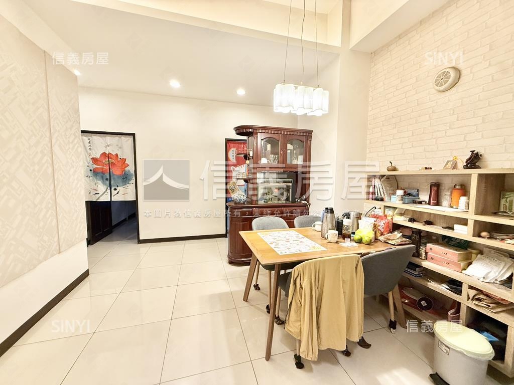 精美挑高庭院三房稀有釋出房屋室內格局與周邊環境