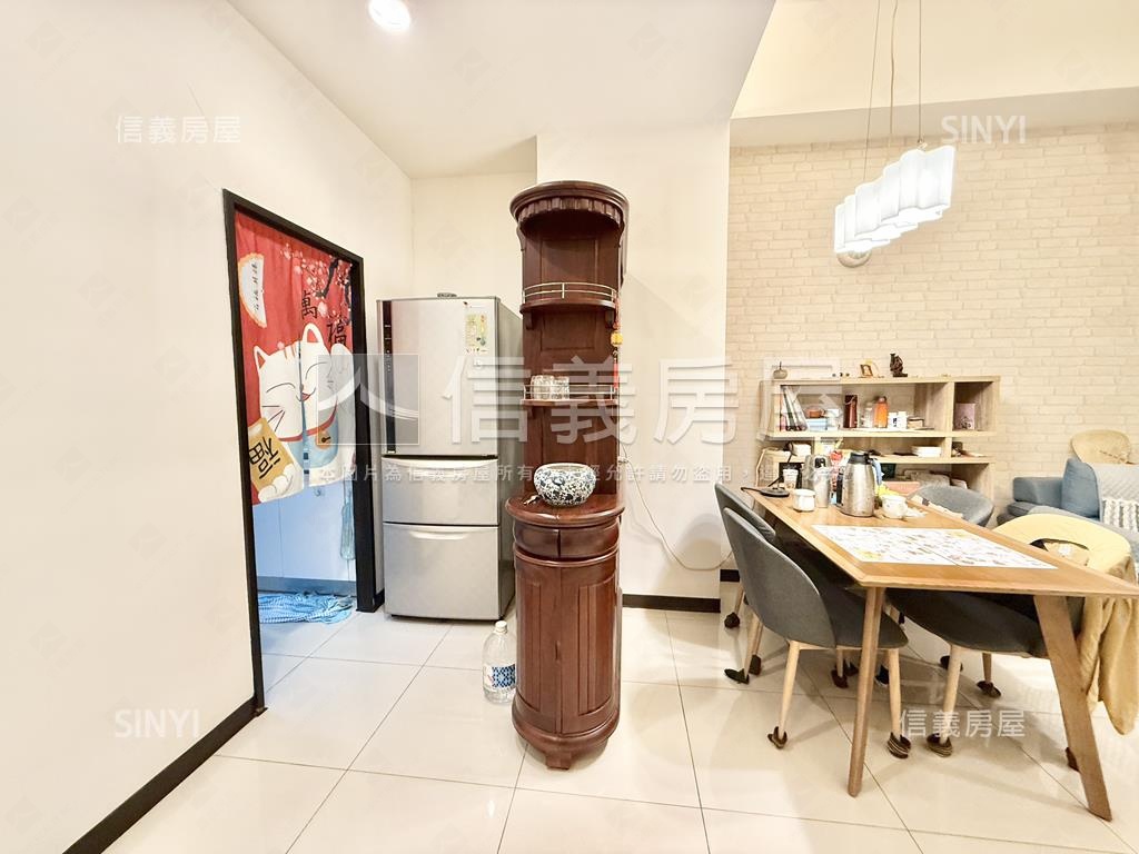 精美挑高庭院三房稀有釋出房屋室內格局與周邊環境