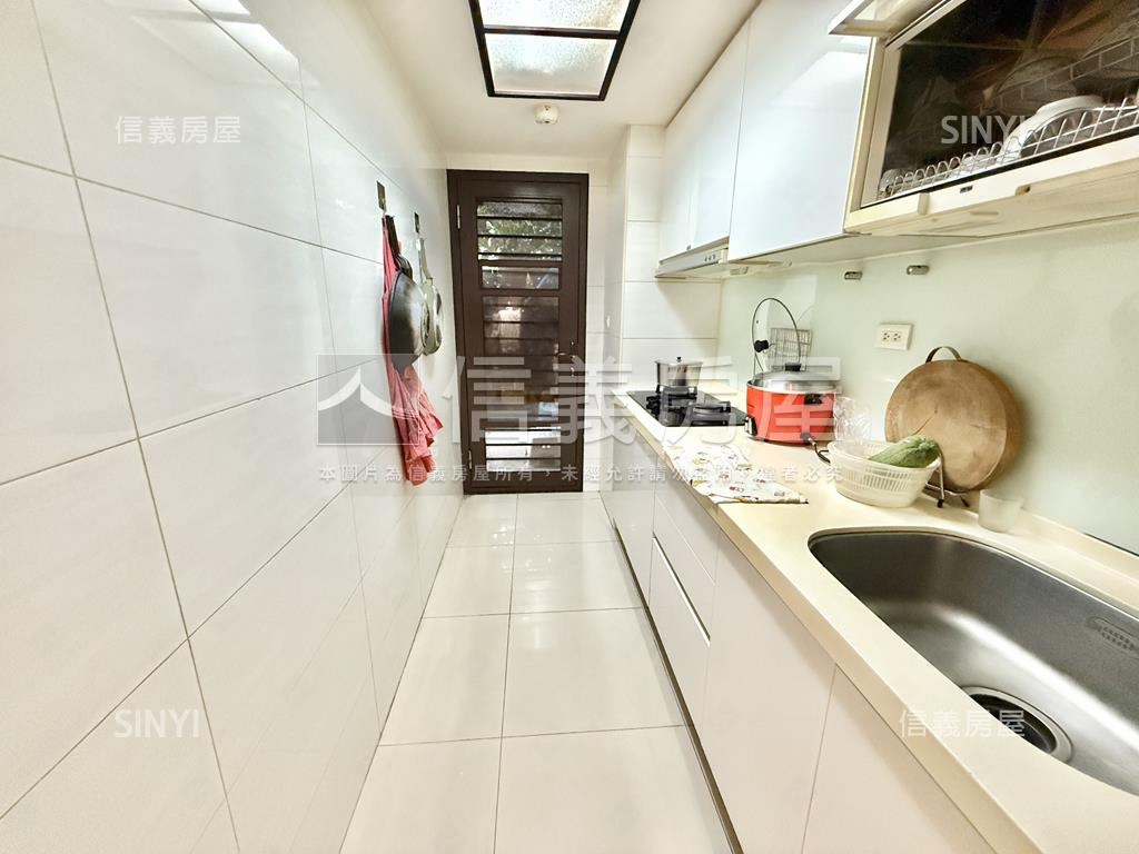 精美挑高庭院三房稀有釋出房屋室內格局與周邊環境