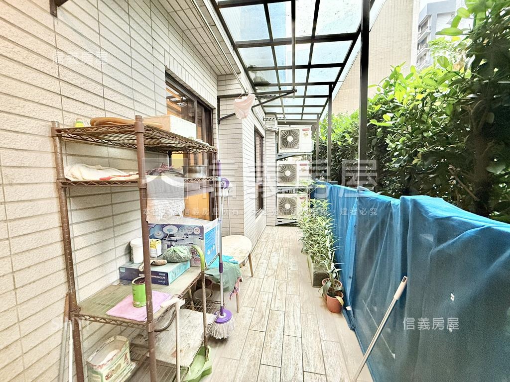 精美挑高庭院三房稀有釋出房屋室內格局與周邊環境