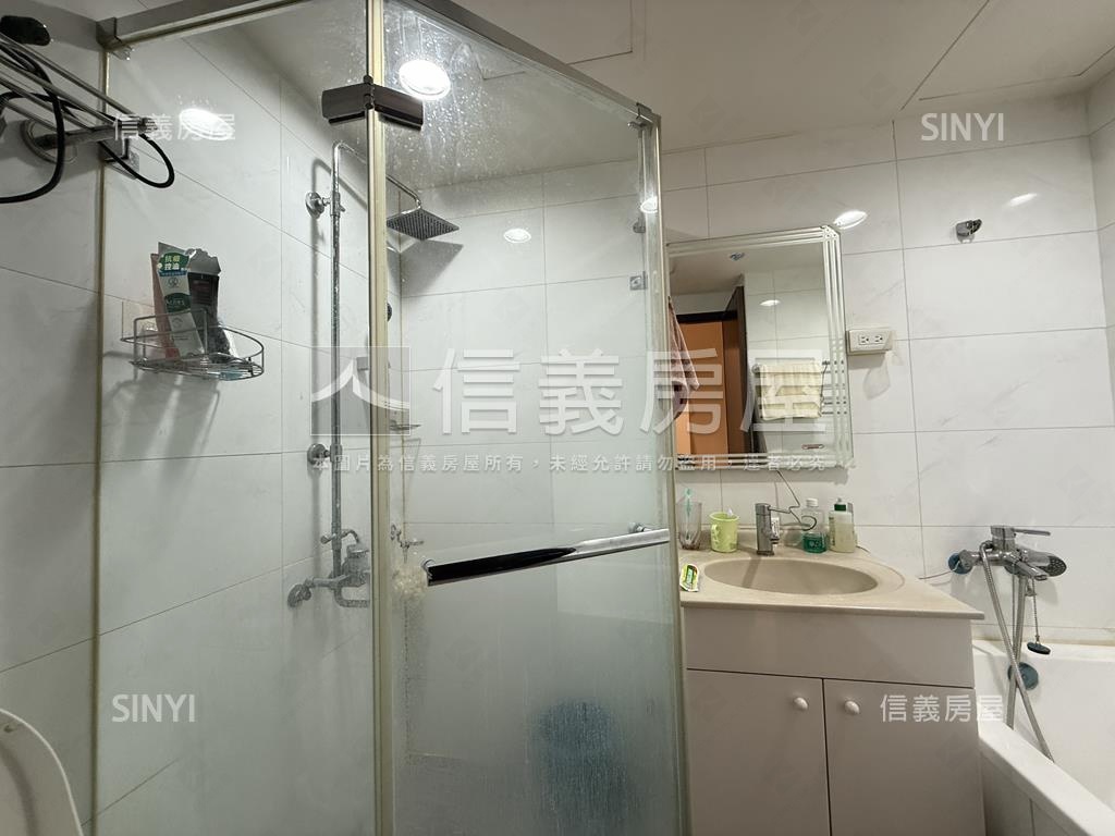 精美挑高庭院三房稀有釋出房屋室內格局與周邊環境