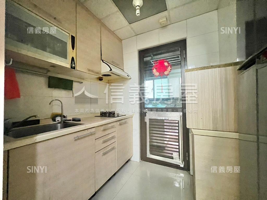 近捷運維也納兩房房屋室內格局與周邊環境