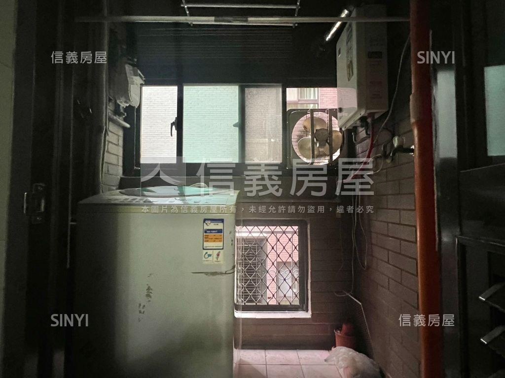 近捷運維也納兩房房屋室內格局與周邊環境