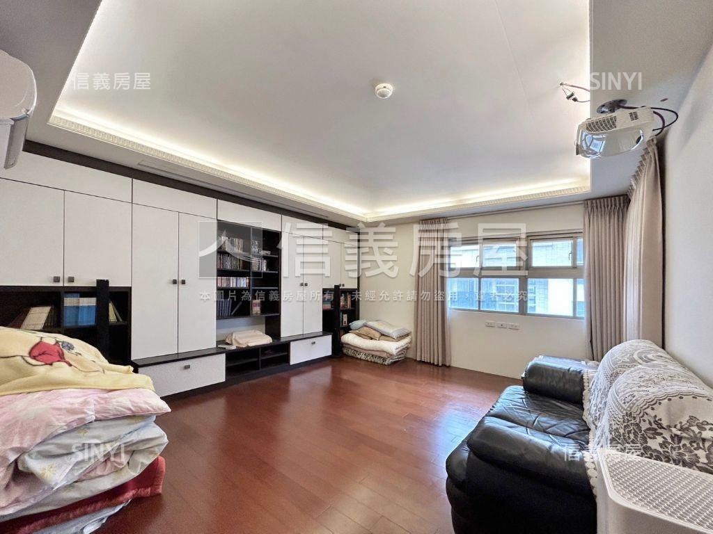 閱讀台大雙車位房屋室內格局與周邊環境