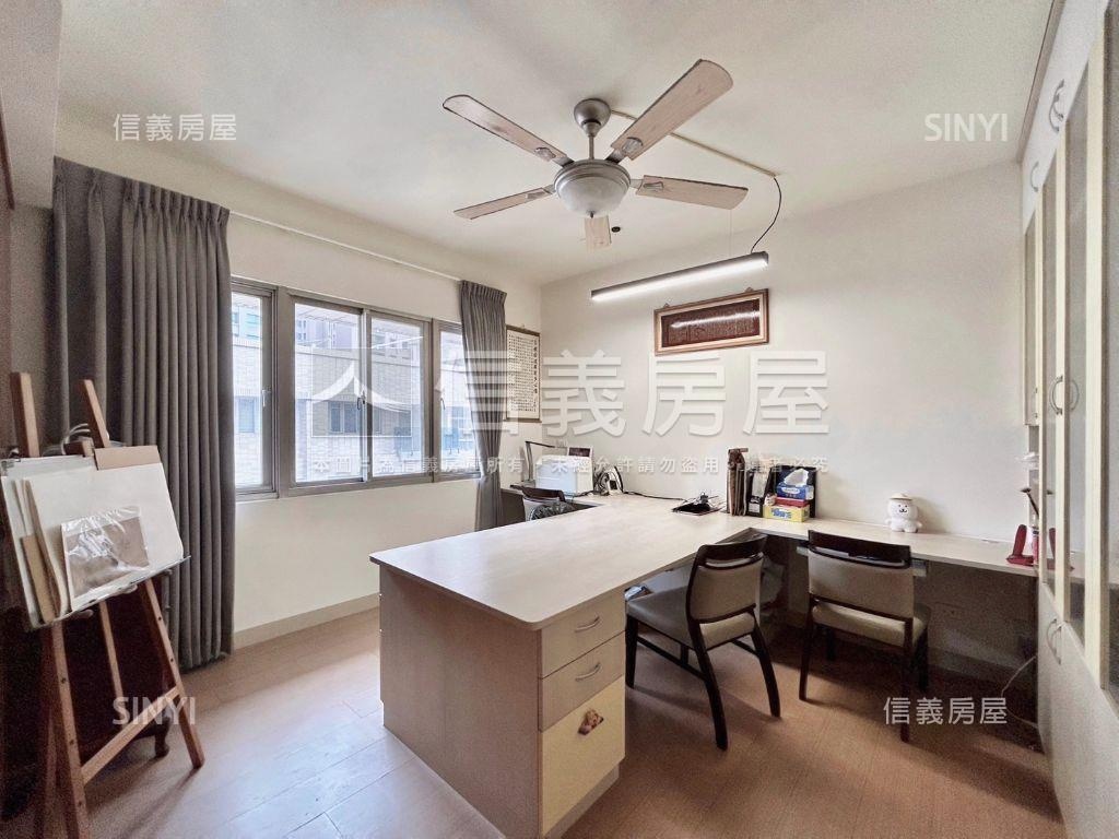 閱讀台大雙車位房屋室內格局與周邊環境