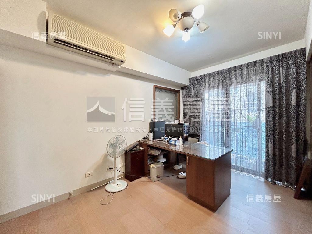 閱讀台大雙車位房屋室內格局與周邊環境