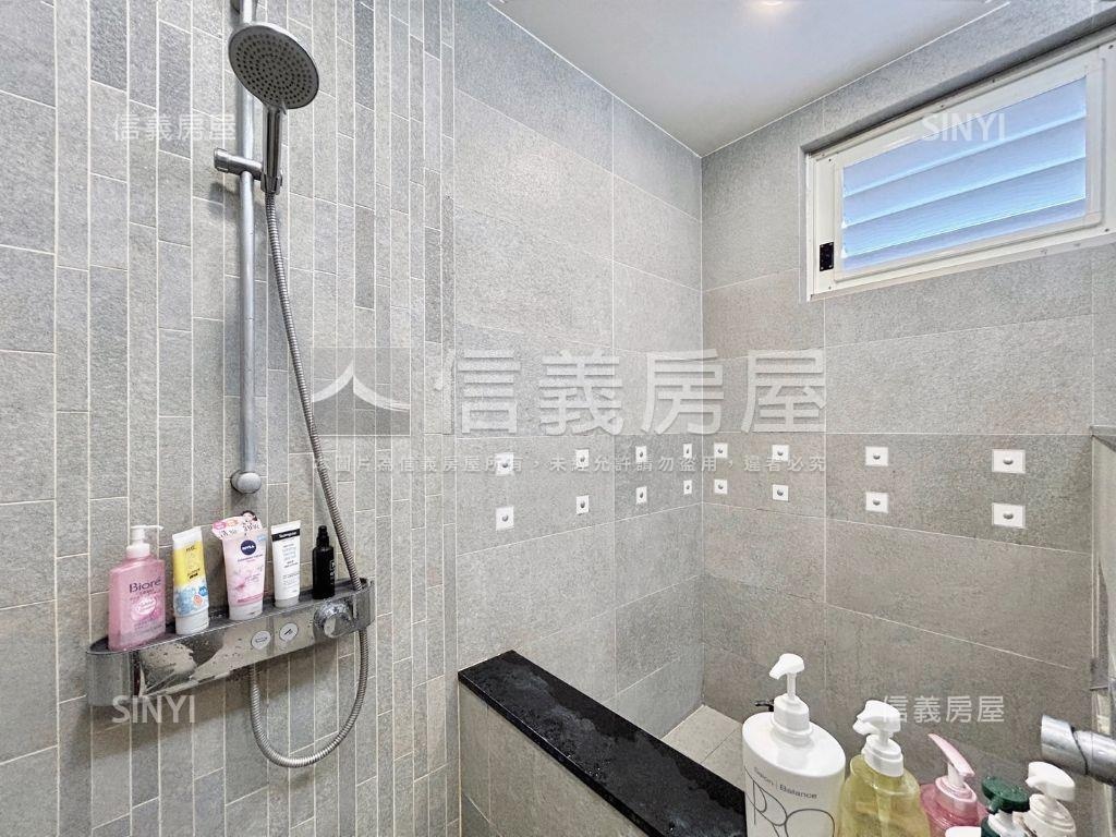 閱讀台大雙車位房屋室內格局與周邊環境