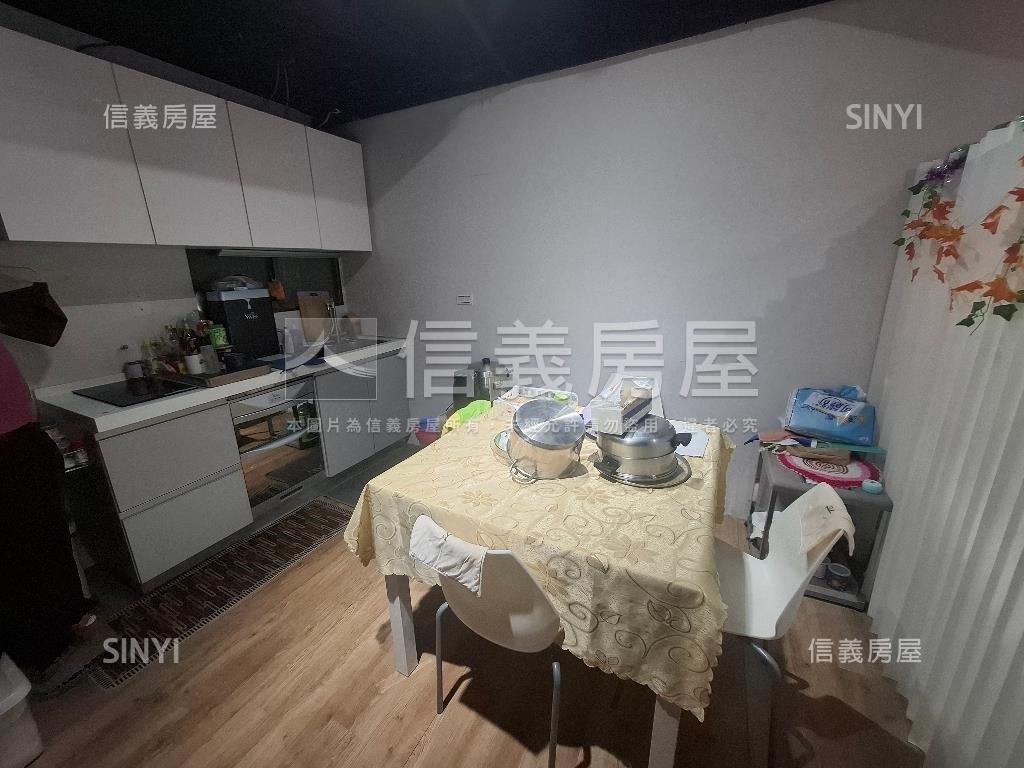 松江南京雙捷運旁１Ｆ店辦房屋室內格局與周邊環境