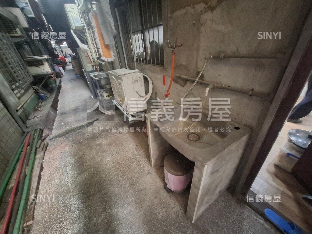 松江南京雙捷運旁１Ｆ店辦房屋室內格局與周邊環境