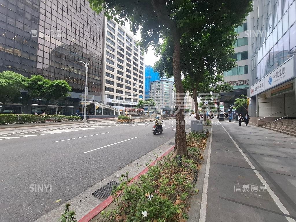 松江南京雙捷運旁１Ｆ店辦房屋室內格局與周邊環境