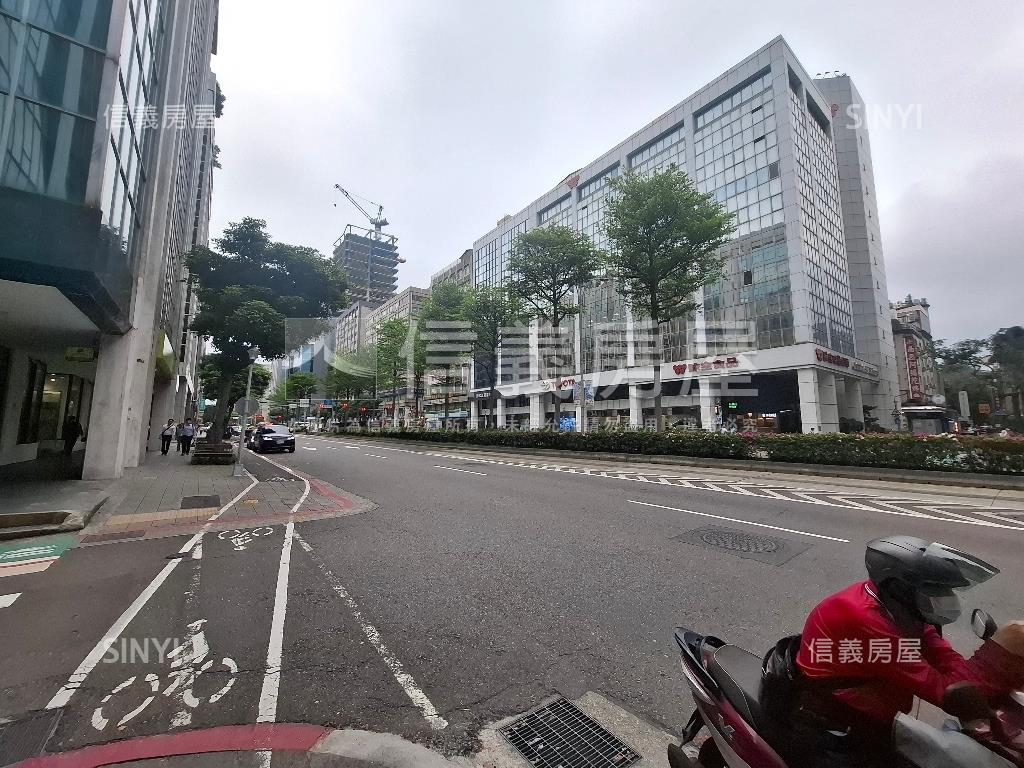 松江南京雙捷運旁１Ｆ店辦房屋室內格局與周邊環境