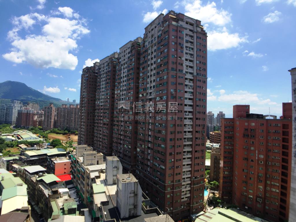 摩天稀有高樓面新市鎮套房房屋室內格局與周邊環境