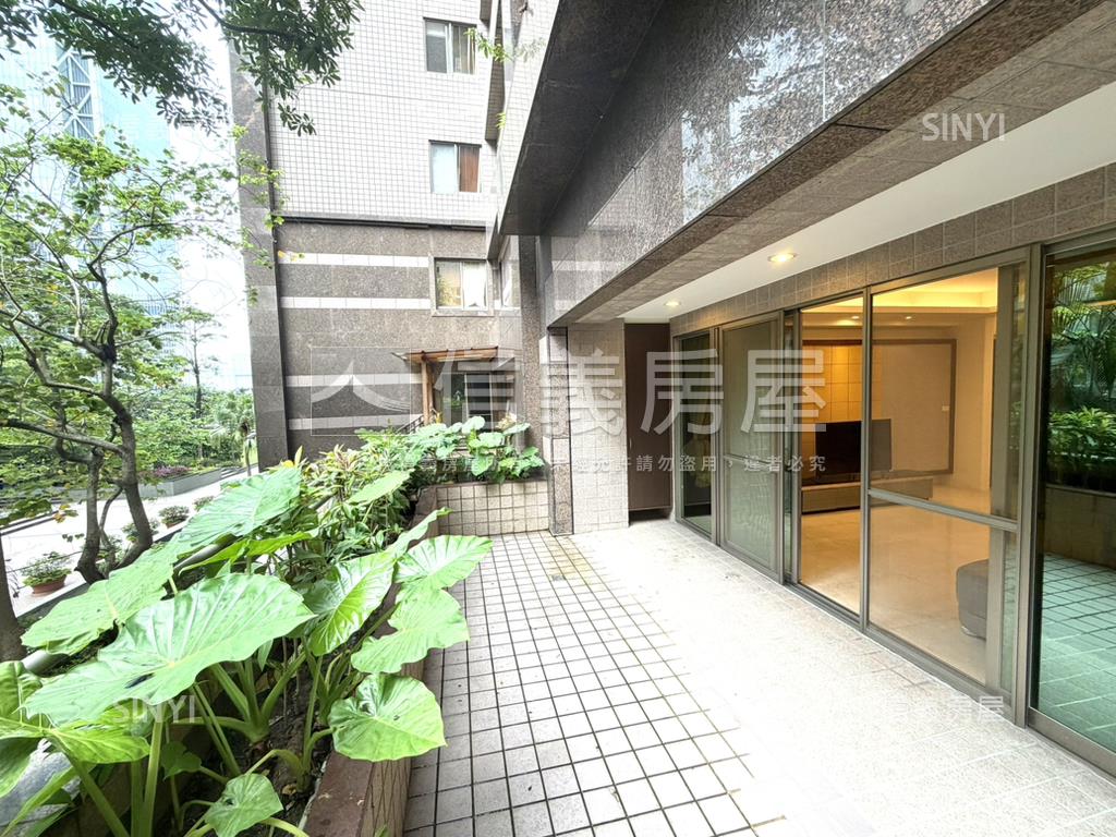 維也納露臺戶房屋室內格局與周邊環境
