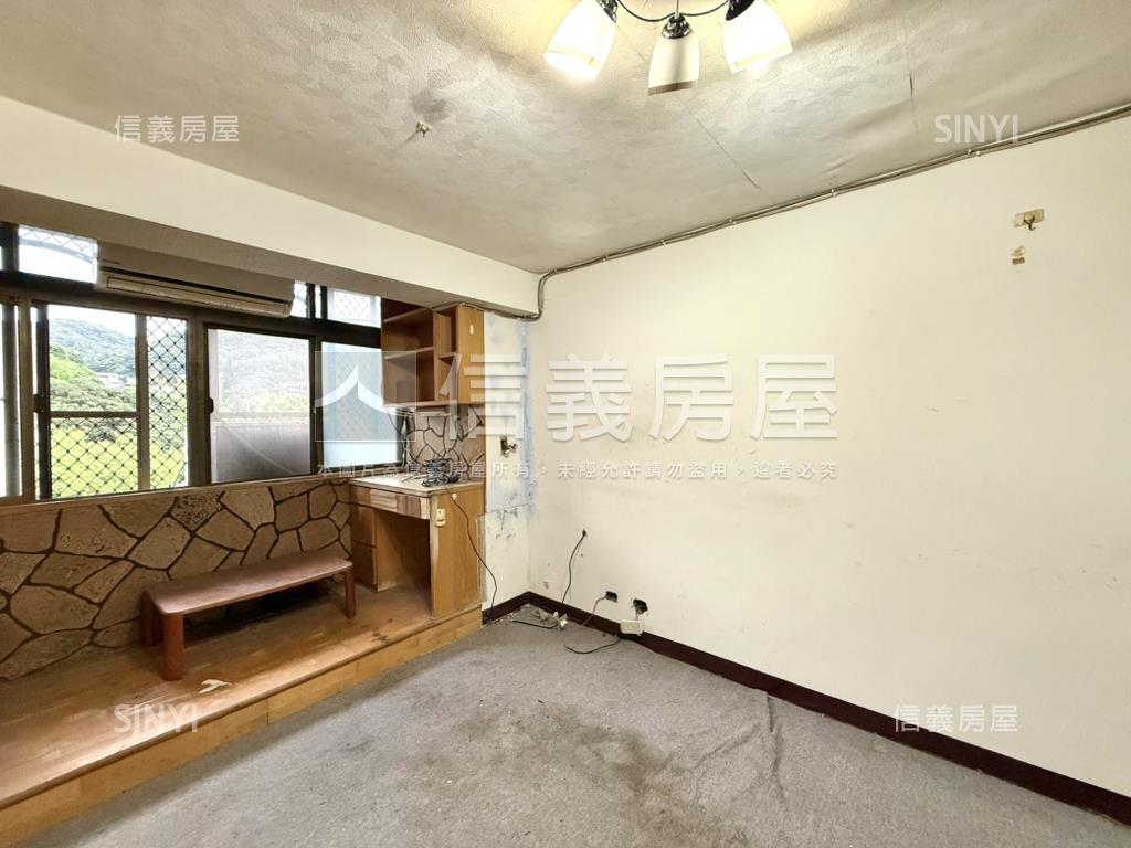 泉之鄉稀有面山景觀兩房房屋室內格局與周邊環境