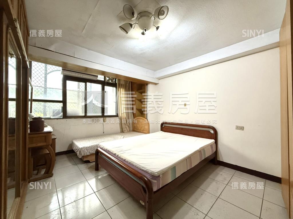 泉之鄉稀有面山景觀兩房房屋室內格局與周邊環境