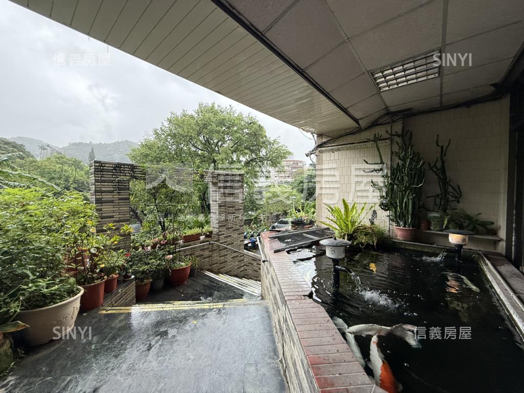 泉之鄉稀有面山景觀兩房房屋室內格局與周邊環境