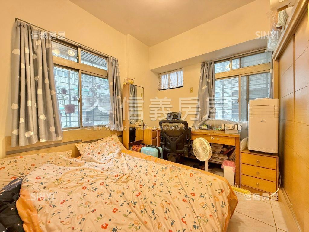 東方山河二期精品三房車位房屋室內格局與周邊環境