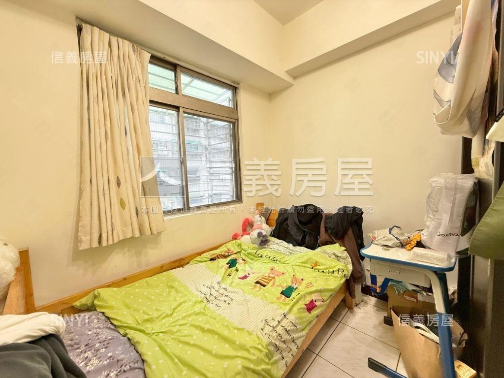 東方山河二期精品三房車位房屋室內格局與周邊環境