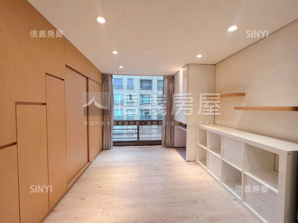 喜來登●挑高精品美妝宅房屋室內格局與周邊環境