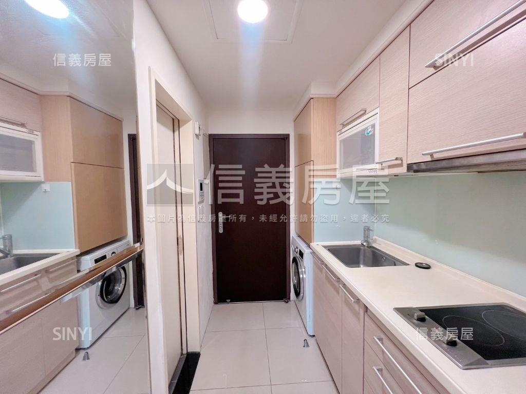 喜來登●挑高精品美妝宅房屋室內格局與周邊環境