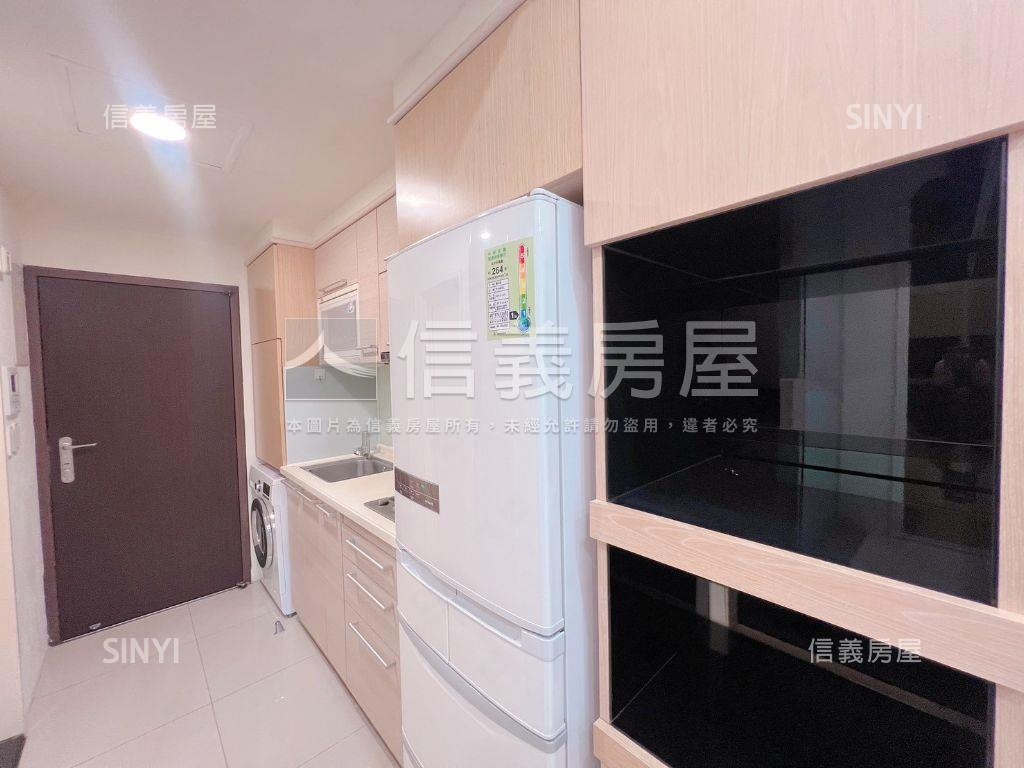 喜來登●挑高精品美妝宅房屋室內格局與周邊環境