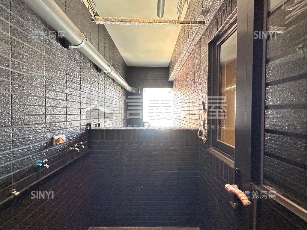 安美城心兩房房屋室內格局與周邊環境