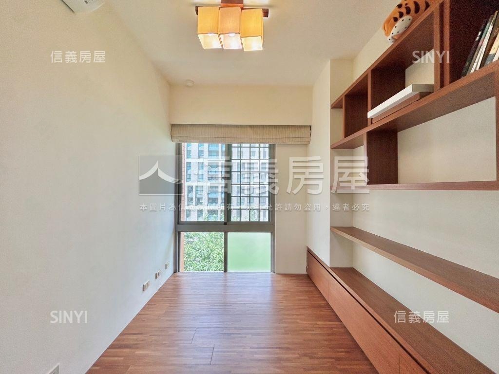 芬蘭稀有面綠園道房屋室內格局與周邊環境