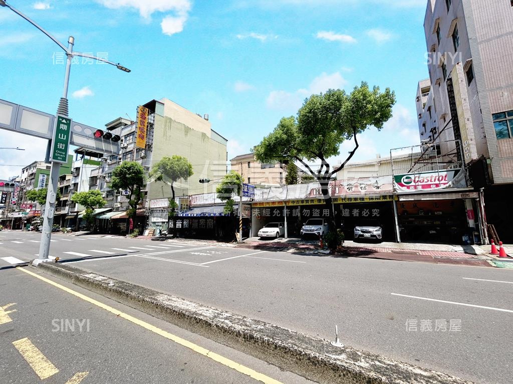 鼎山正街面寬大地坪可店面房屋室內格局與周邊環境