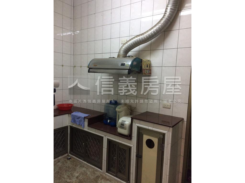 高雄車站河畔景觀美透天房屋室內格局與周邊環境