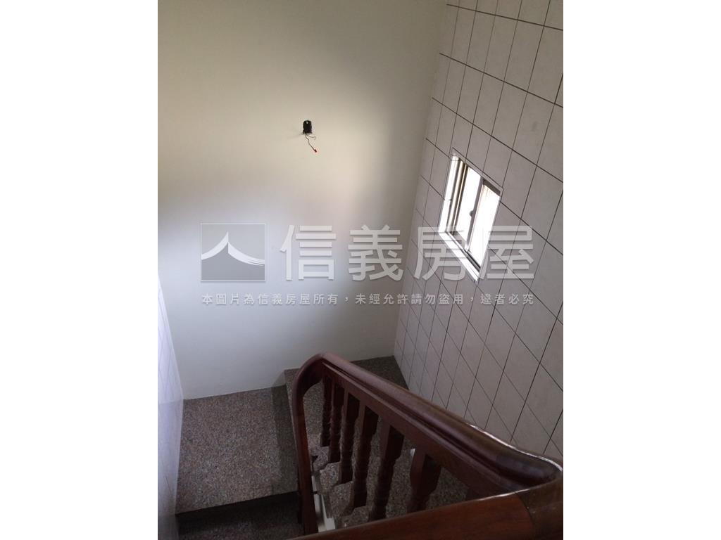 高雄車站河畔景觀美透天房屋室內格局與周邊環境