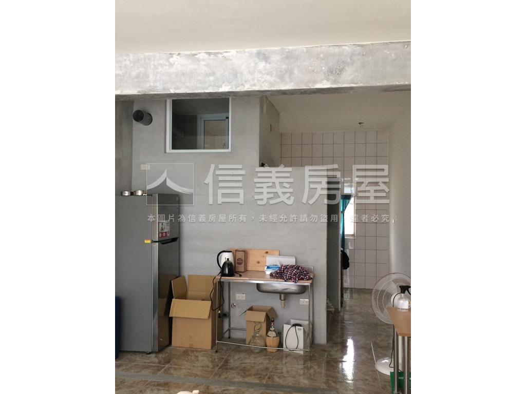 高雄車站河畔景觀美透天房屋室內格局與周邊環境