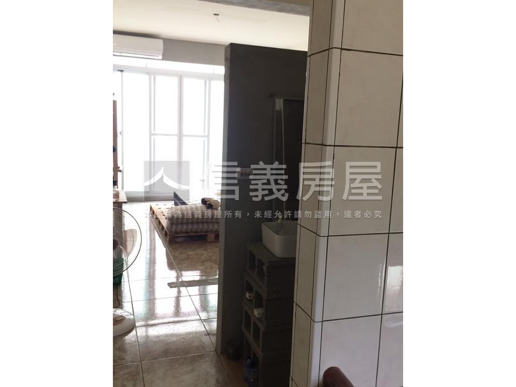 高雄車站河畔景觀美透天房屋室內格局與周邊環境