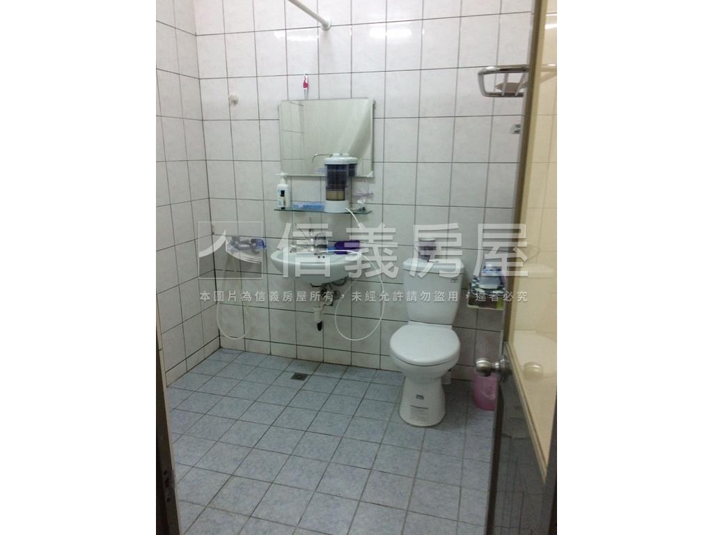 高雄車站河畔景觀美透天房屋室內格局與周邊環境