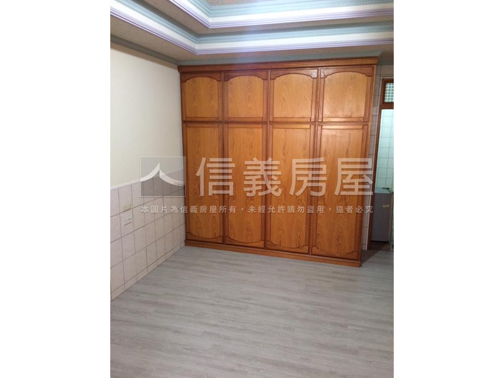 高雄車站河畔景觀美透天房屋室內格局與周邊環境
